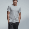 T-SHIRT MIT TASCHE